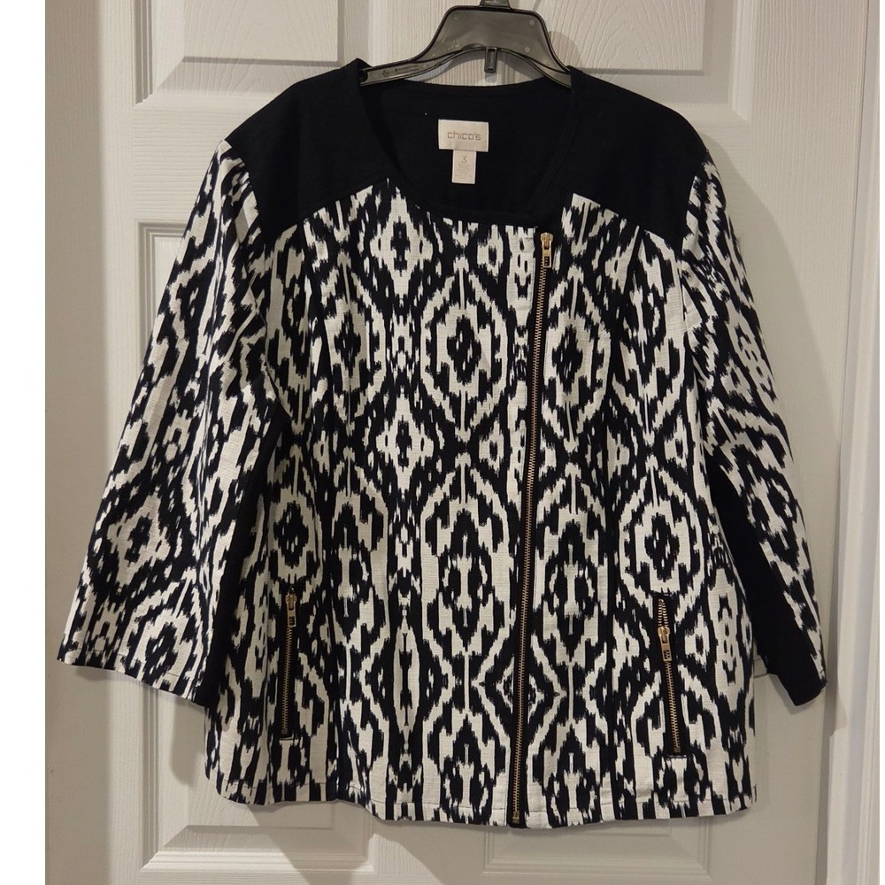 Chico's Size 3 XL Jacket Black White Ikat Asymmetrical Zip Moto Lightweight